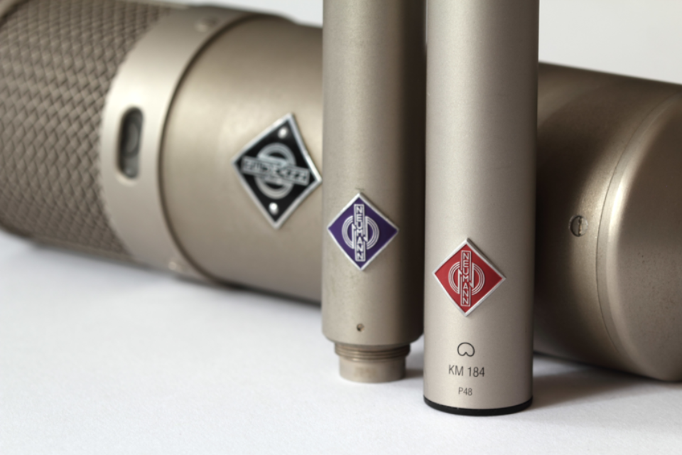 vi-sao-micro-neumann-co-gia-cao-sua-khac-biet-den-tu-dang-cap