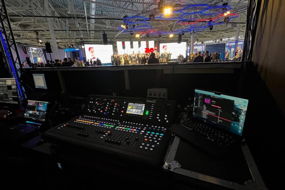Mixer-midas-giai-phap-am-thanh-toan-dien-cho-nha-cung-cap-am-thanh-vato-chuc-su-kien