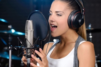 Bí quyết để hát karaoke hay. Cách điều chỉnh thiết bị âm thanh karaoke chuẩn nhất