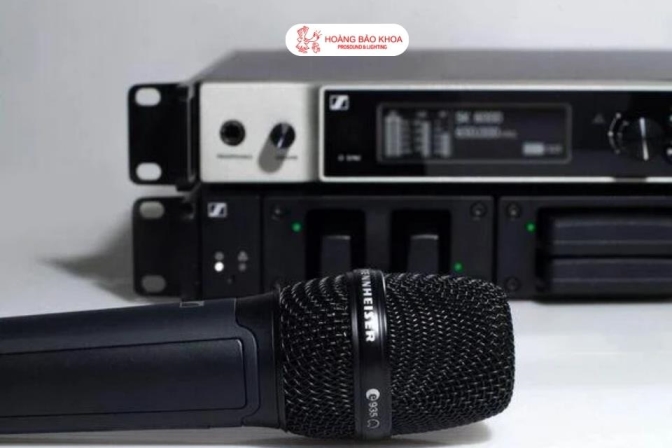 Các dòng micro Sennheiser dùng pin gì? Hướng dẫn chọn pin phù hợp