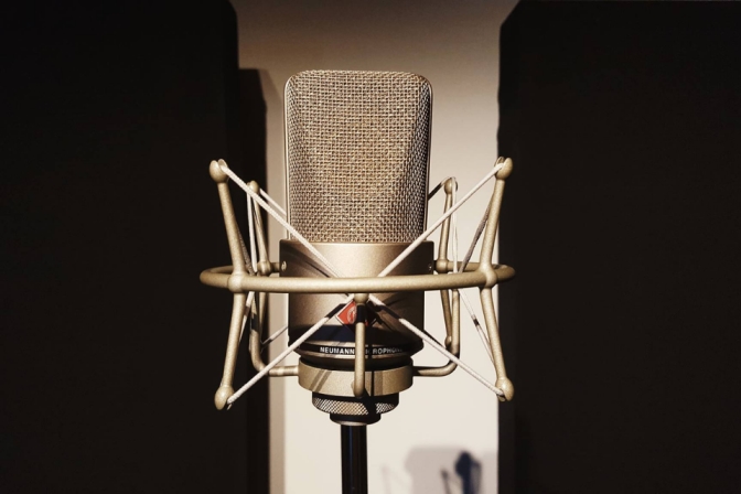 Neumann TLM 103: Chuẩn Mực Micro Condenser Trong Tầm Giá Chuyên Nghiệp