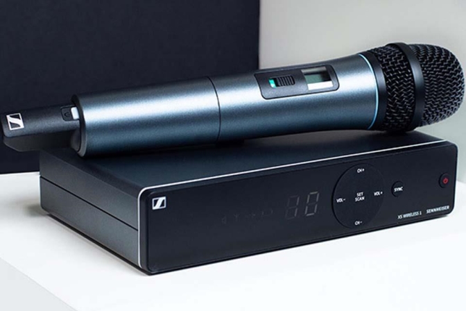 So sánh Micro Sennheiser XSW 1-825-B và XSW 1-835-B: Điểm khác biệt quan trọng cần biết