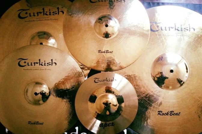 Bí Quyết Chọn Cymbals: Tìm Kiếm Âm Thanh Lý Tưởng Cho Phong Cách Chơi Của Bạn
