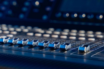 Mixer Analog Và Mixer Digital Khác Nhau Thế Nào Khi Sử Dụng Thực Tế? Mixer Analog Và Mixer Digital Khác Nhau Thế Nào Khi Sử Dụng Thực Tế?