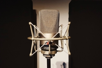 Neumann TLM 103: Chuẩn Mực Micro Condenser Trong Tầm Giá Chuyên Nghiệp